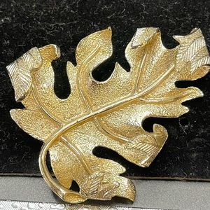 Vintage Sarah Coventry Brooch